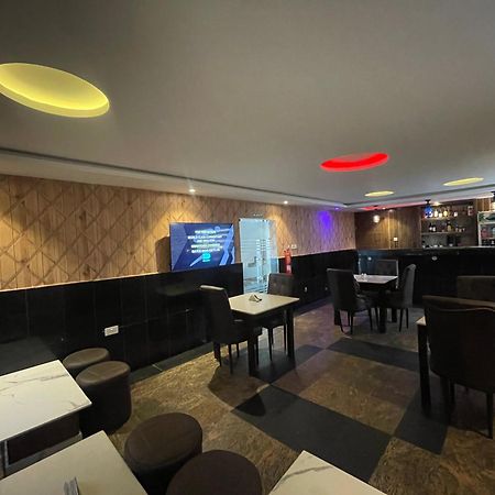 Presken Hotel @Villa Ikeja Buitenkant foto