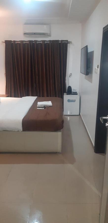 Presken Hotel @Villa Ikeja Buitenkant foto