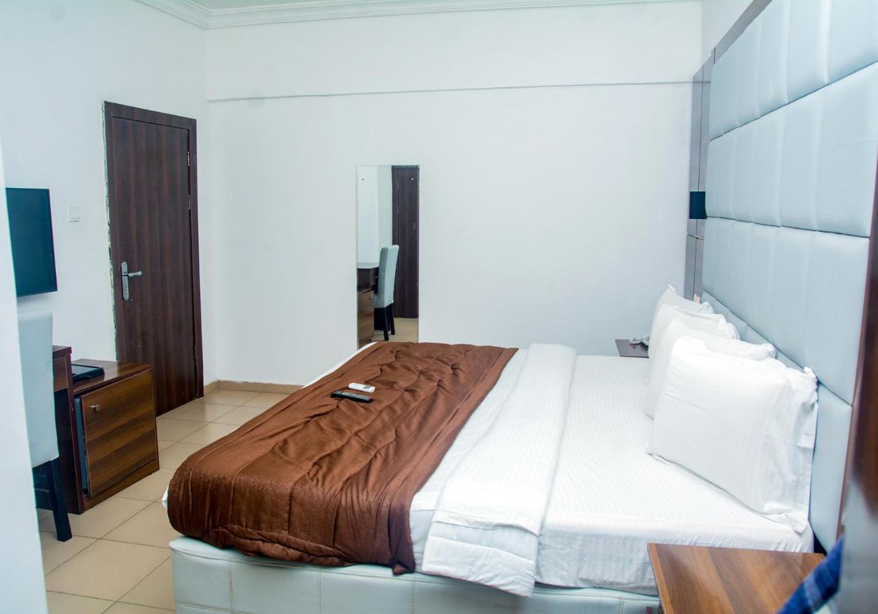 Presken Hotel @Villa Ikeja Buitenkant foto