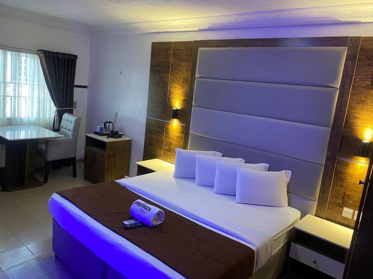 Presken Hotel @Villa Ikeja Buitenkant foto