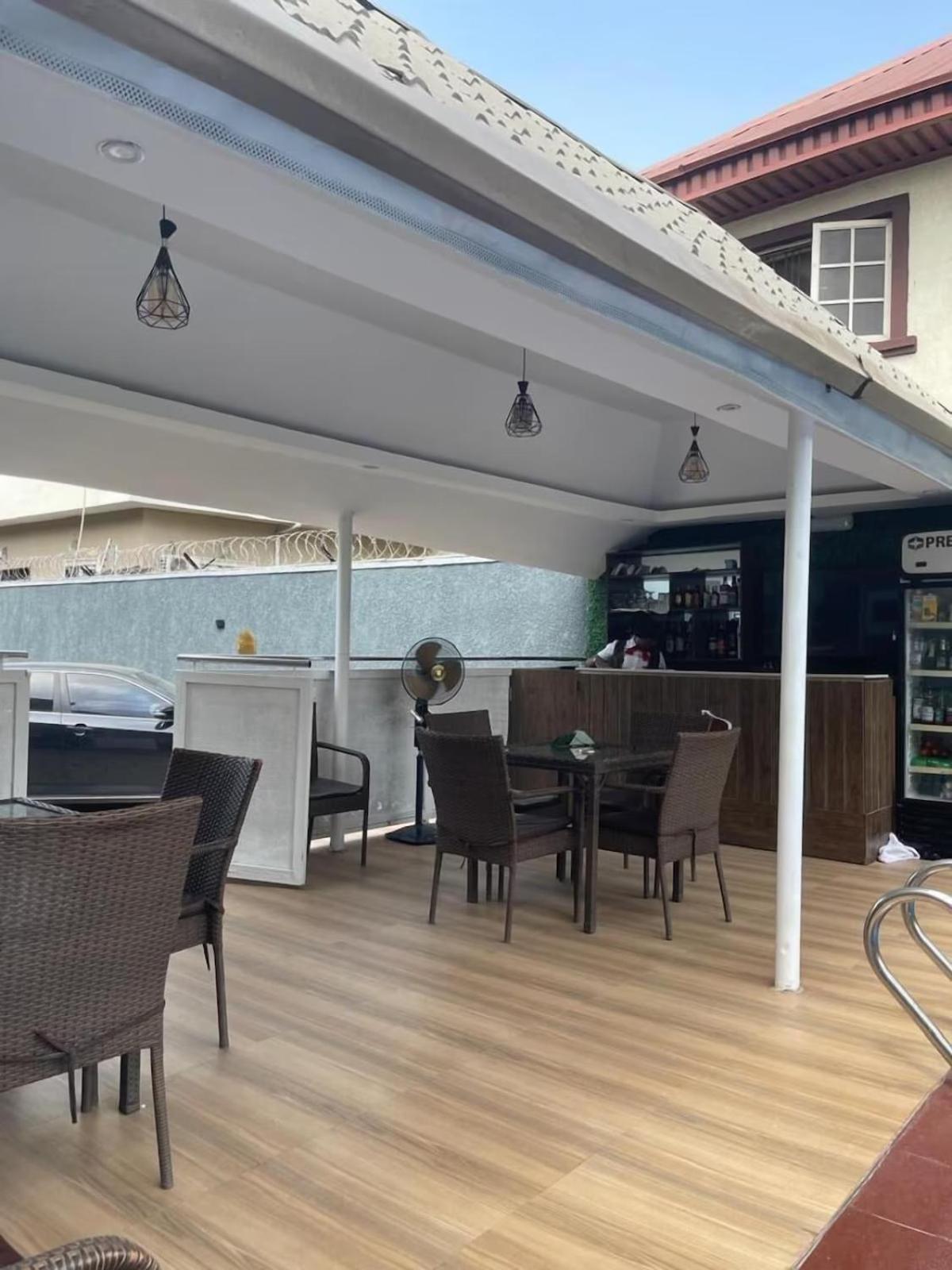 Presken Hotel @Villa Ikeja Buitenkant foto