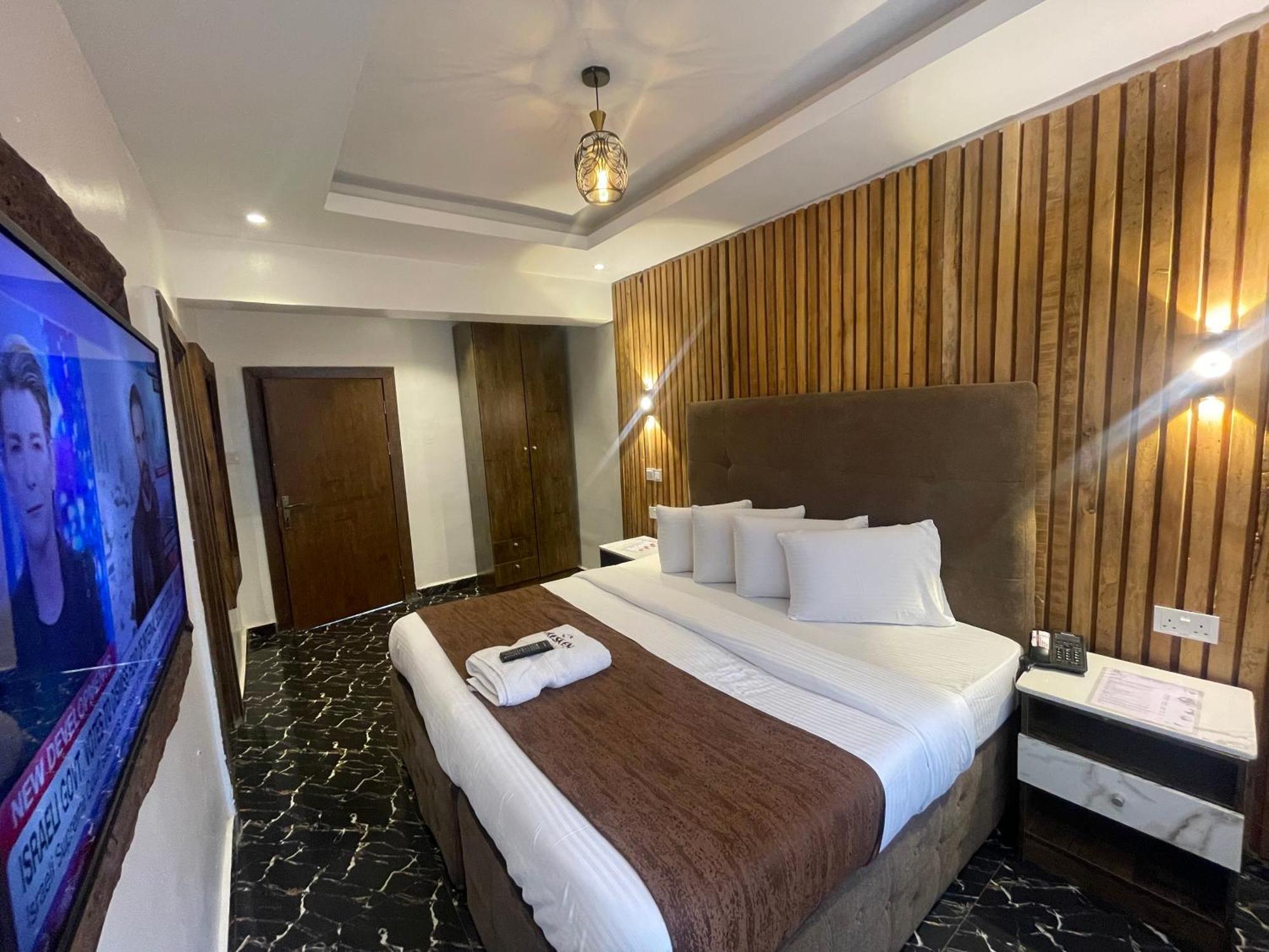 Presken Hotel @Villa Ikeja Buitenkant foto